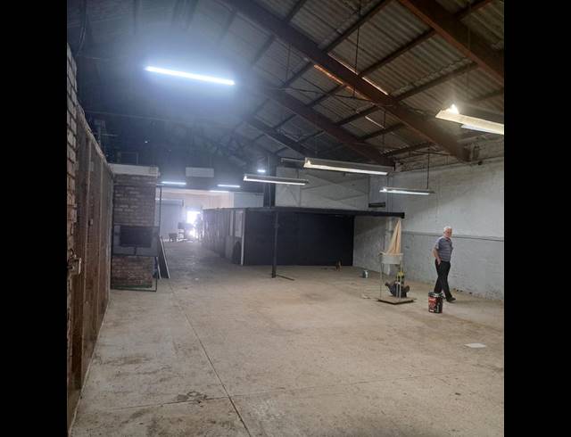 INDUSTRIAL PROPERTY TO RENT IN NORTH END